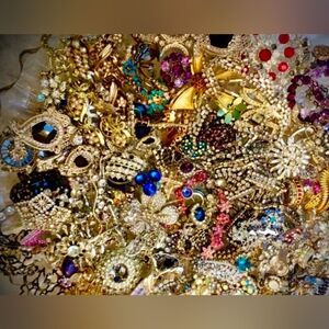 Jewelry lot 4lbs SURPRISE BOX Retro Vintage-to Now rings,earrings,bracelets,bead